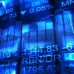 El análisis fundamental trata de analizar el valor de una compañía. A este valor se le asigna un número conocido como precio teórico o precio justo.