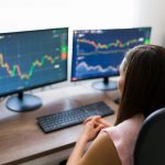 El scalping es una estrategia de trading de corto plazo que se basa en aprovechar pequeños movimientos de precios.